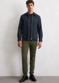 Chino Model Stig shaped aus Bio-Baumwoll-Mix