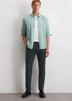 Chino Model Stig shaped aus Bio-Baumwoll-Mix