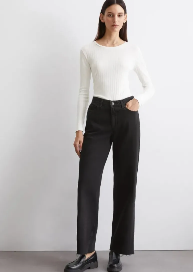 Jeans Model Nelis wide aus Black Rigid Denim