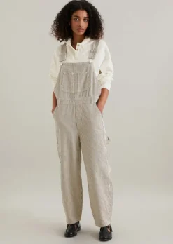 Latzhose relaxed aus gestreiftem Organic Cotton