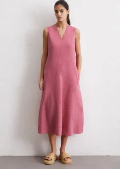 Ärmelloses Leinen-Kleid shaped in A-Linie geschnitten