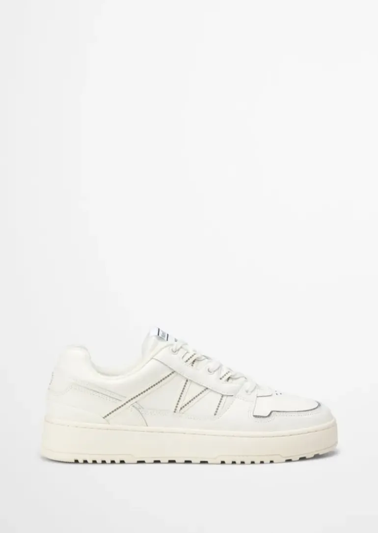 Sneaker mit robuster Gummisohle