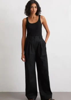 Weite Bundfaltenhose aus stretchigem Organic Cotton-Twill